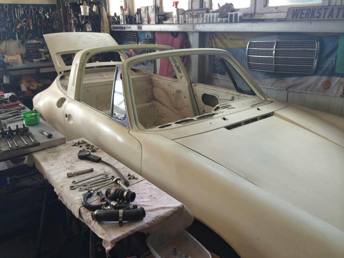 Porsche 911 F Targa Ölklappe 1972 Grundiert
