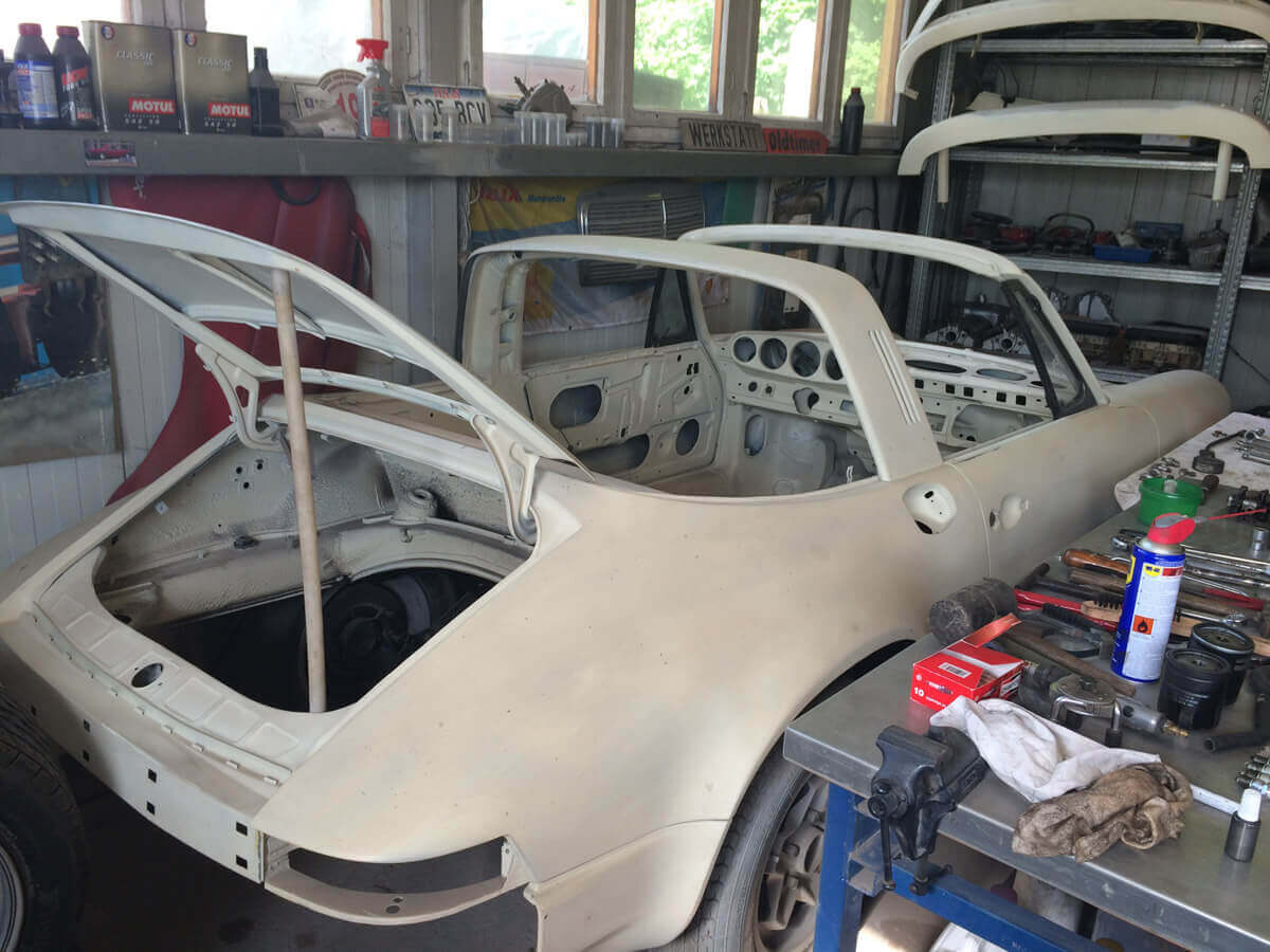 Porsche 911 F Targa Ölklappe 1972 Grundiert hinten