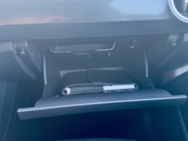 VW up! weiß - Handschuhfach