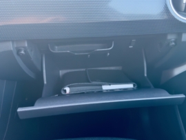 VW up! weiß - Handschuhfach