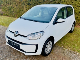 VW up! weiß - seitlich links